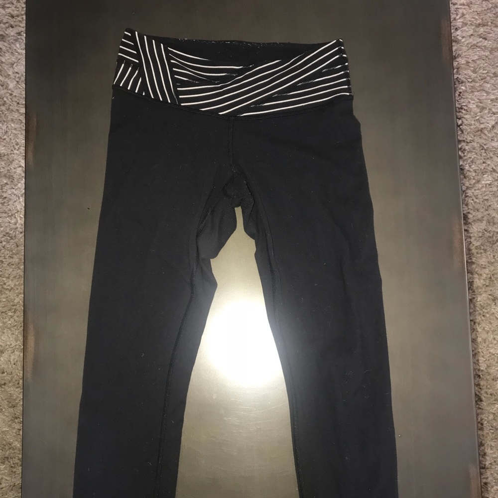 Lululemon black leggings 4